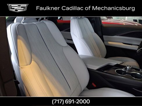 New 2026 Cadillac Lyriq Luxury AWD/4WD image 10