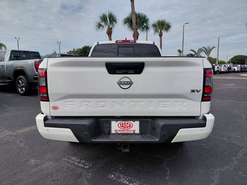 Used 2022 Nissan Frontier SV w/ Technology Package RWD image 12