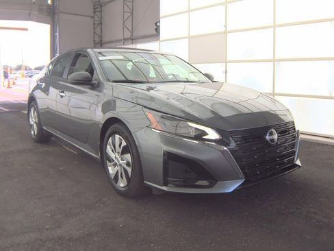 Certified 2024 Nissan Altima 2.5 S FWD image 1