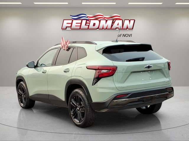 Used 2025 Chevrolet Trax ACTIV w/ Sunroof Package FWD image 3