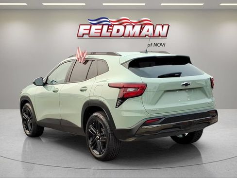 Used 2025 Chevrolet Trax ACTIV w/ Sunroof Package FWD image 3