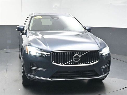 Certified 2022 Volvo XC60 B6 Inscription w/ Advanced Package image 3