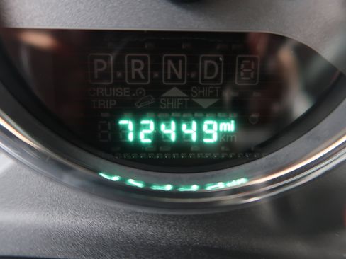 Used 2015 Jeep Wrangler Unlimited Rubicon w/ Max Tow Package image 23