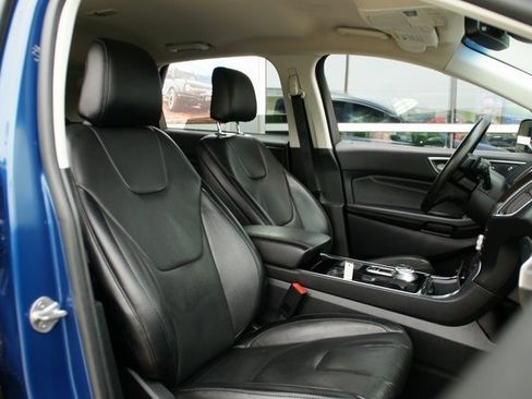 Used 2020 Ford Edge Titanium image 39