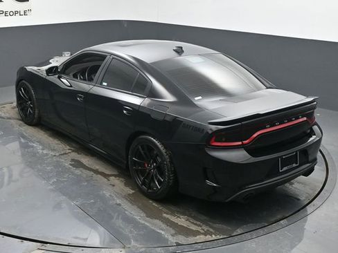 Used 2017 Dodge Charger R/T image 37