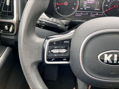 Used 2021 Kia Sorento LX FWD image 16