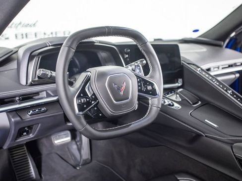 Used 2025 Chevrolet Corvette Stingray Preferred Cpe RWD image 23
