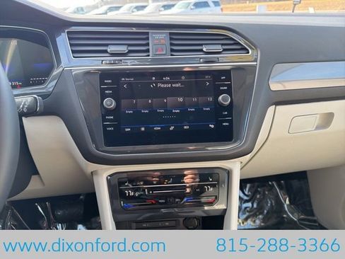 Used 2024 Volkswagen Tiguan SE image 11