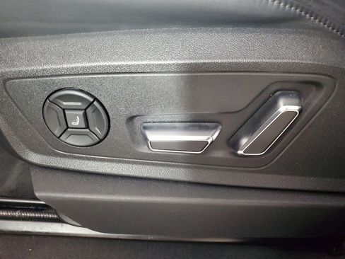 Used 2024 Audi Q8 e-tron Prestige image 20