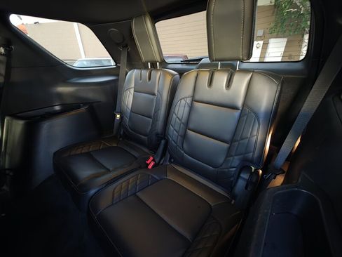 Used 2018 Ford Explorer Platinum AWD/4WD image 19