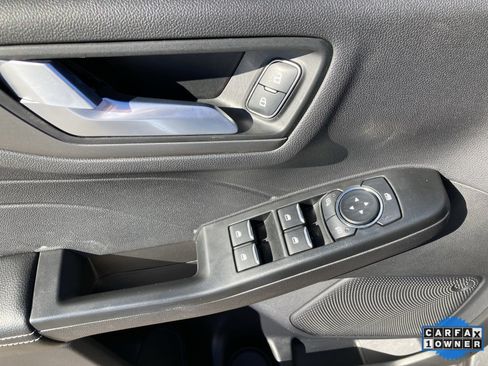 Used 2025 Ford Escape SE image 12