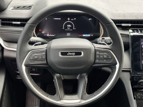 New 2025 Jeep Grand Cherokee L Altitude image 10