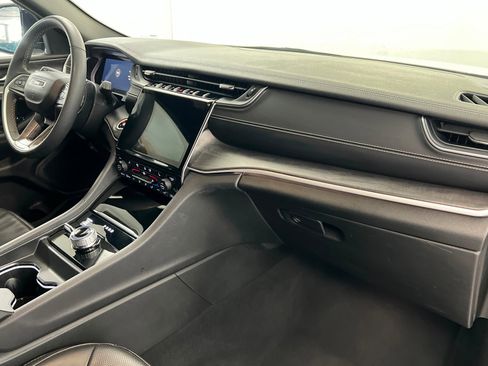 Used 2024 Jeep Grand Cherokee L Limited w/ Luxury Tech Group II image 25