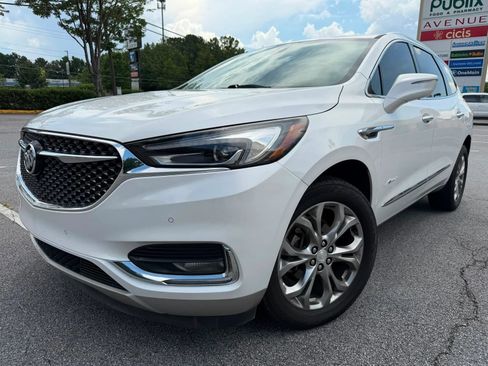 Used 2019 Buick Enclave Avenir w/ Avenir Technology Package FWD image 2