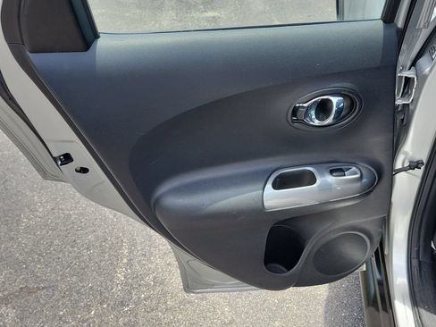 Used 2015 Nissan Juke S FWD image 8