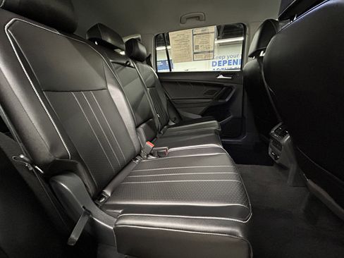 Used 2024 Volkswagen Tiguan SE image 15