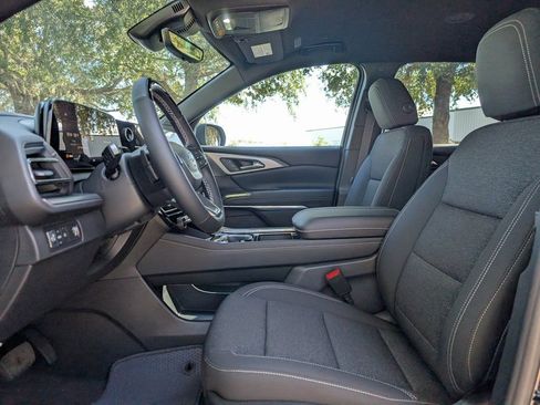 New 2026 Chevrolet Traverse LT image 14