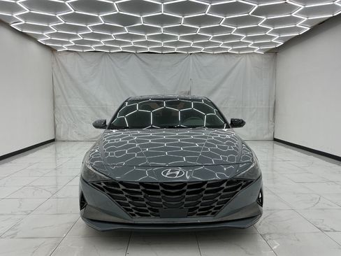 Used 2022 Hyundai Elantra SEL w/ Convenience + Premium Package FWD image 5