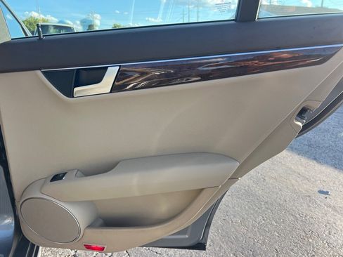 Used 2013 Mercedes-Benz C 300 4MATIC Sedan image 9