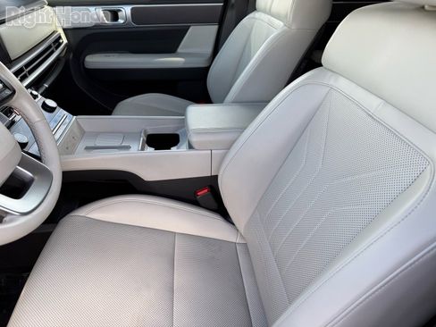 Used 2024 Hyundai Santa Fe SEL image 12