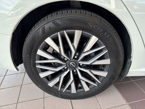 Used 2025 Nissan Altima 2.5 SV FWD image 29