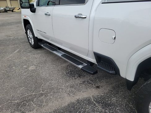 Used 2022 GMC Sierra 2500 Denali AWD/4WD image 9