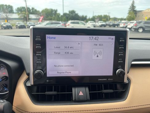 Used 2022 Toyota RAV4 XLE w/ Convenience Package AWD/4WD image 19