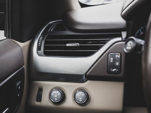 Used 2015 Chevrolet Tahoe LTZ image 16