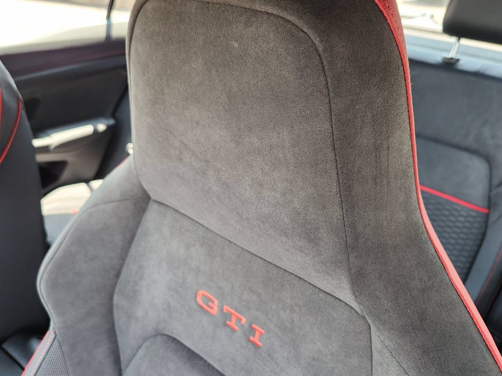 New 2026 Volkswagen GTI SE FWD image 5