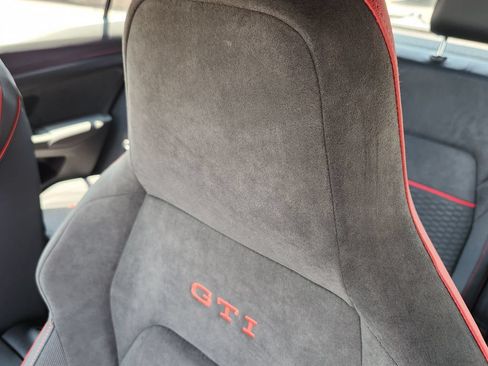 New 2026 Volkswagen GTI SE FWD image 5