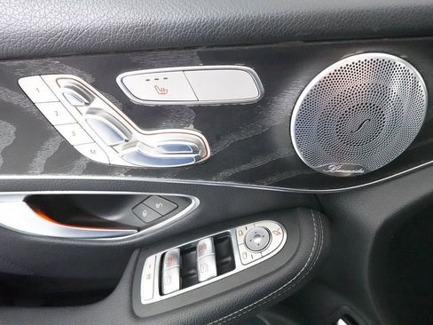 Used 2018 Mercedes-Benz GLC 300 4MATIC image 22