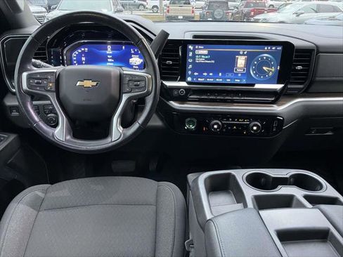 Used 2022 Chevrolet Silverado 1500 LT image 14