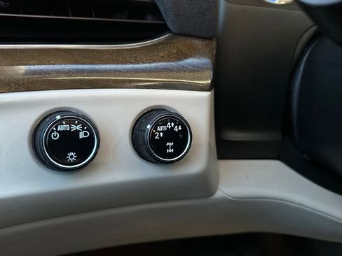 Used 2019 Cadillac Escalade ESV Luxury image 35