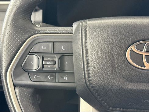 Certified 2025 Toyota 4Runner Trailhunter AWD/4WD image 33