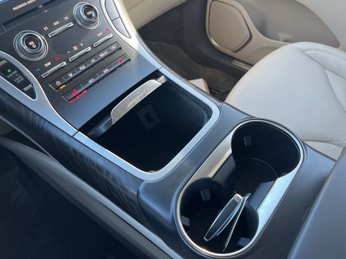 Used 2019 Lincoln Nautilus Select image 18