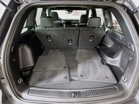 Used 2025 Jeep Grand Cherokee Laredo X AWD/4WD image 29