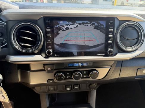 Used 2021 Toyota Tacoma SR5 RWD image 31