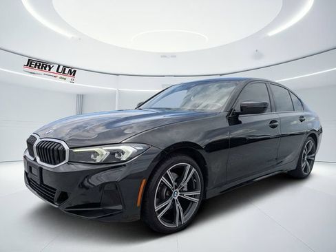 Used 2023 BMW 330i xDrive Sedan w/ Premium Package AWD/4WD image 7