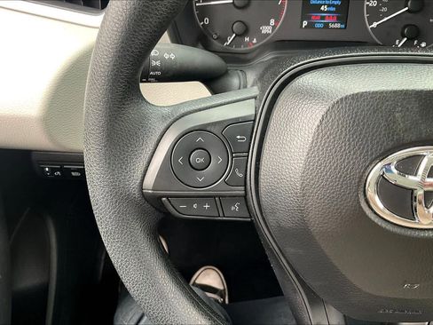 Used 2025 Toyota Corolla LE image 23