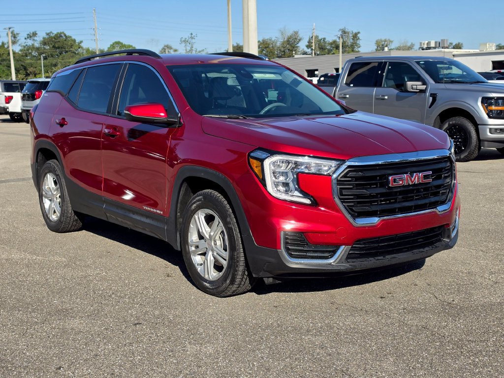 Used 2022 GMC Terrain SLE w/ Driver Convenience Package AWD/4WD image 5
