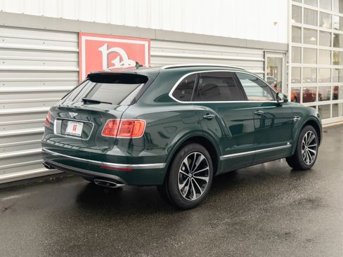 Used 2017 Bentley Bentayga image 52