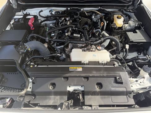 Used 2025 Toyota Tacoma SR AWD/4WD image 29