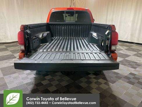 Used 2018 Toyota Tacoma TRD Sport image 17