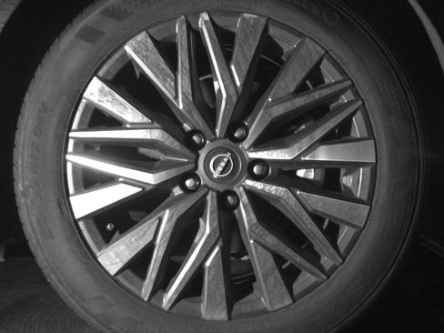 Used 2025 Nissan Altima 2.5 SV FWD image 13