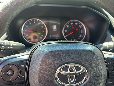 Used 2020 Toyota RAV4 XLE w/ All Weather Liner Package FWD image 3