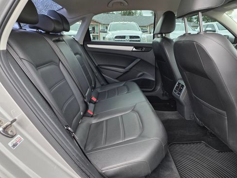 Used 2013 Volkswagen Passat 2.5 SE FWD image 24