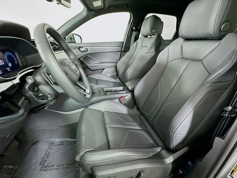 Used 2025 Audi Q3 2.0T Premium w/ Black Optic Sport Package image 18