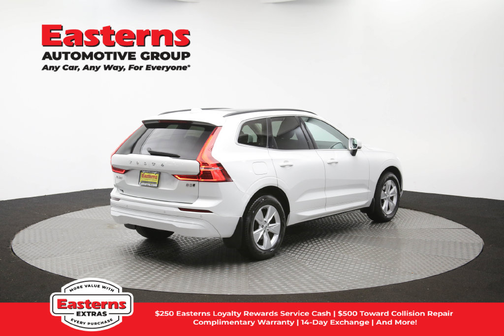 Used 2022 Volvo XC60 B5 Momentum AWD/4WD image 44