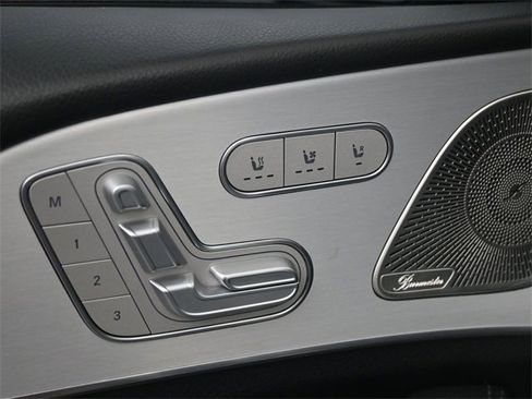 Used 2021 Mercedes-Benz GLS 580 4MATIC image 12