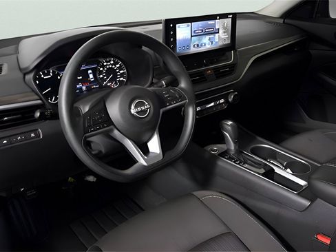 Used 2025 Nissan Altima 2.5 SV w/ SV Special Edition Package image 19